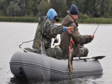 Выбор надувной лодки для рыбалки: что учесть?