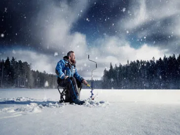 Зимова риболовля-2024: коли стане крига, на що клює, як вибрати місце