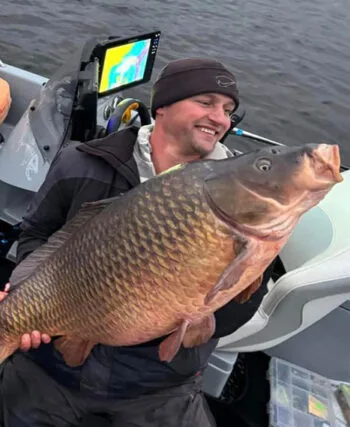 У Латвії новий рекорд по карпу: вага трофея 23,67 кг!