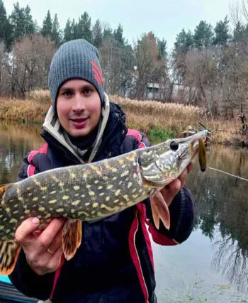 Щука клює десятками: рибалка розповів про риболовлю на Пслі