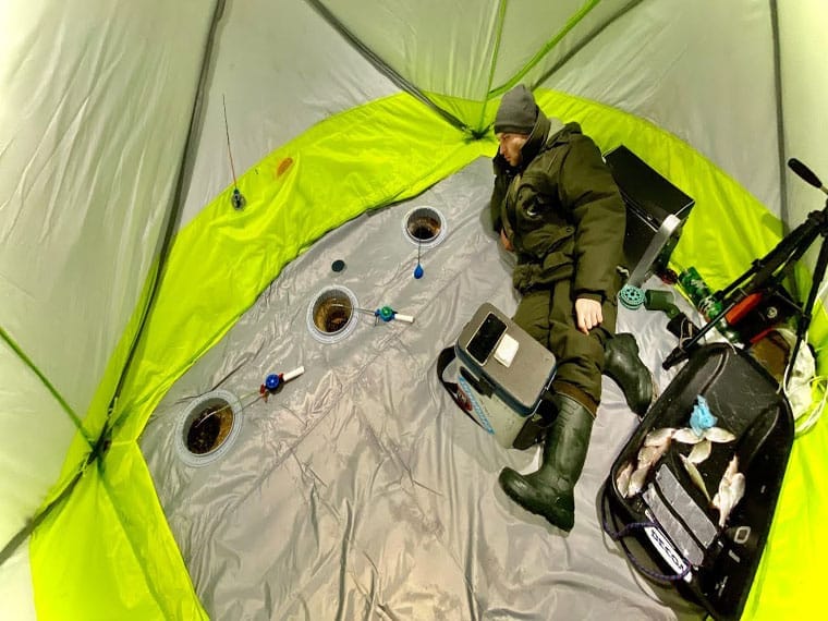 Облаштування зимового намету