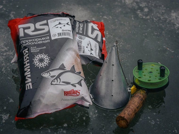 Прикармливание лунок — ключ к успеху