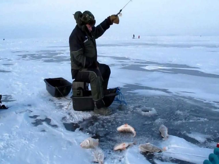 Зимова риболовля на річці: як вибрати місце і не помилитися