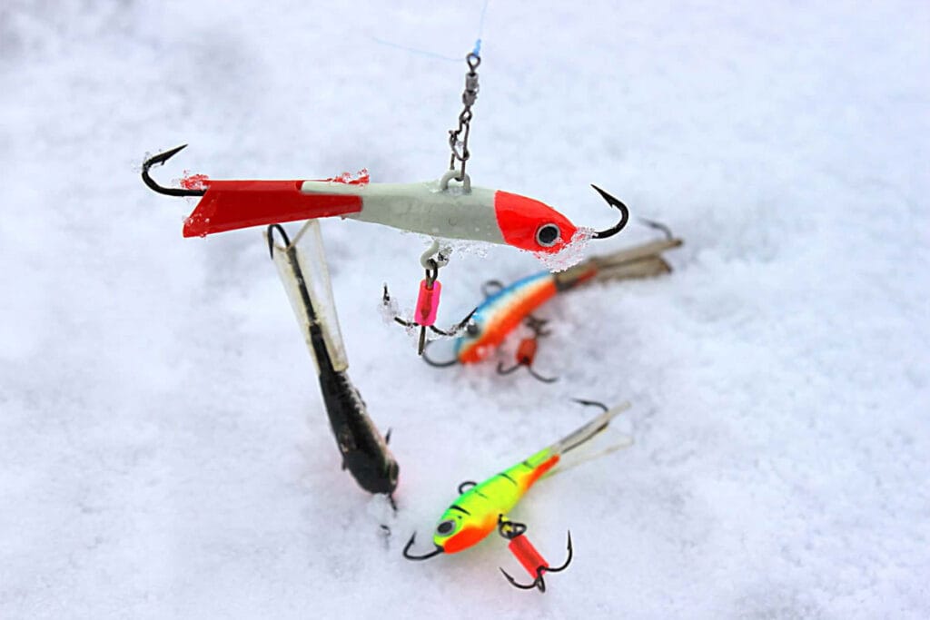 Как ловить на балансиры зимой