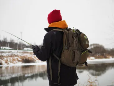 Неочевидні предмети в рюкзаку рибалки, про які ви не здогадувалися