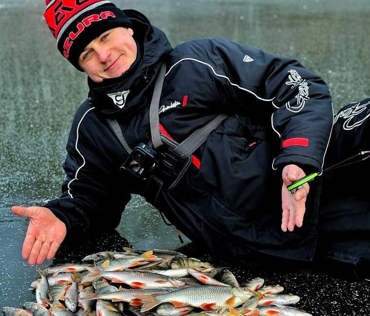 Справжня зима прийшла: українські рибалки ловлять окуня на мормишку