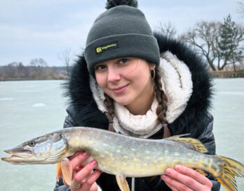 Зимова риболовля на Львівщині: міцний лід та азарт хижака