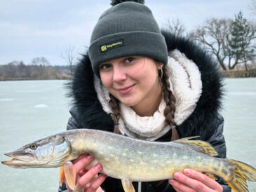 Зимова риболовля на Львівщині: міцний лід та азарт хижака