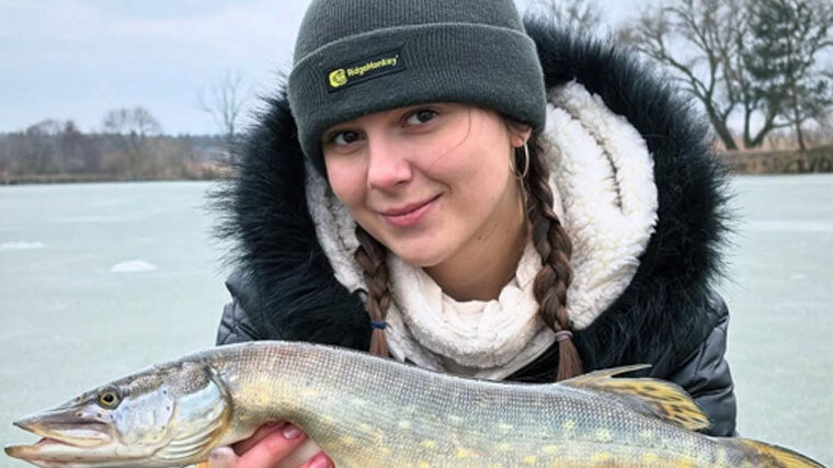 Зимова риболовля на Львівщині: міцний лід та азарт хижака