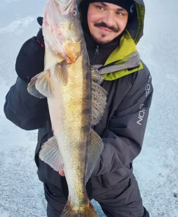 Лід, судак і мораль: як рибалка розніс блогерів і любителів халяви