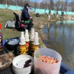 Які поплавці найкраще працюють на мілководді навесні?