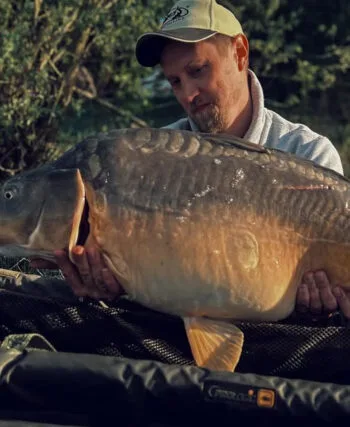 Карпфішинг на Уляниках: 18-кілограмові гіганти в обіймах весняних вітрів