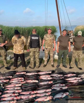 Браконьєрський "улов" на 320 тисяч: рибалці на Одещині загрожує строк