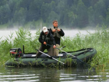 Риболовля з човна 2025: огляд ринку, правила та поради щодо експлуатації
