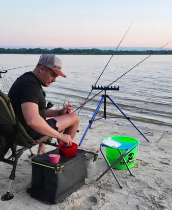 Фідерна риболовля на Дніпрі: лящ не давав спати всю ніч