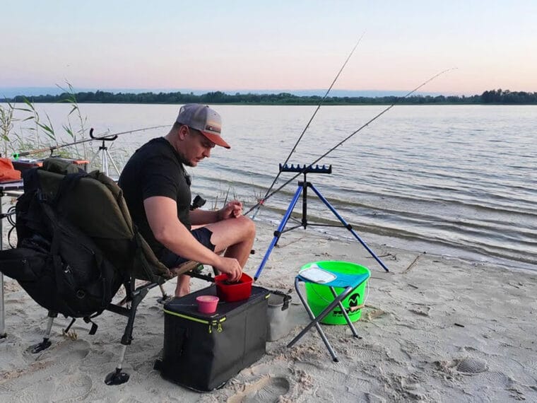 Фидерная рыбалка на Днепре: лещ не давал спать всю ночь