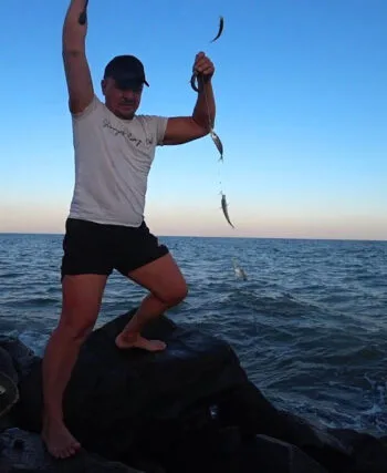 Морська риболовля в Одесі: відра ставриди на самодур
