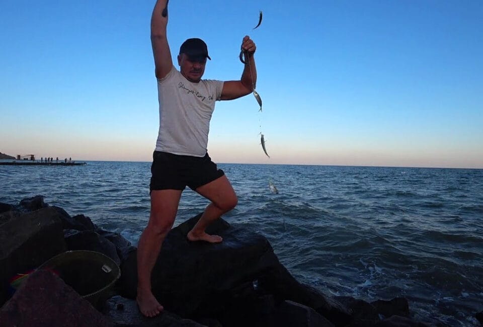 Морська риболовля в Одесі: відра ставриди на самодур