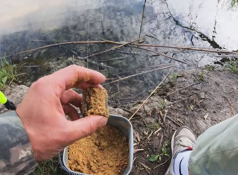 Прикормка в годівницю на карася, яка працює за 15 хвилин