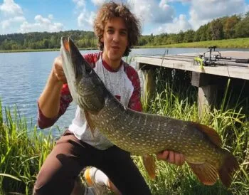 Рибалки Львівщини повідомили про вилов трофейної щуки на джиг