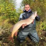 Тяжелый джиг и контроль «дуги»: эксперт о ловле судака в ветреную погоду