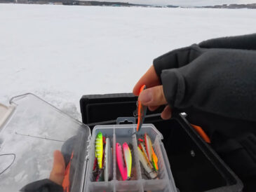 Какие приманки работают зимой лучше всего — мормышки, блесны или балансиры?