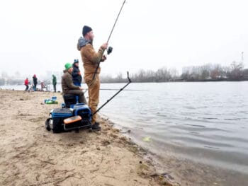 Рыбалка на фидер в Киеве: залив Берковщина