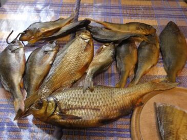 Одна проста температура робить копчену плотву та окуня соковитими і без гіркоти: працює навіть удома