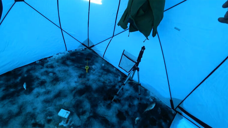 -16°C на Каменском водохранилище: плотва клюет, палатка спасает