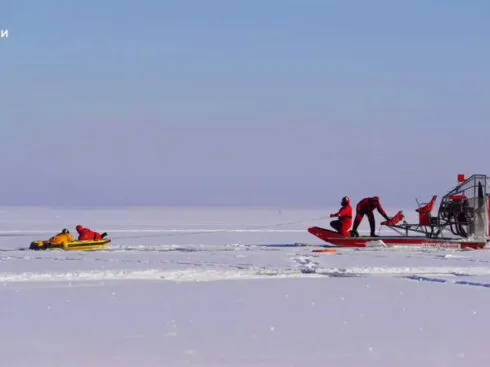 7 загиблих від початку року: ДСНС терміново нагадала, що робити у разі провалу під лід