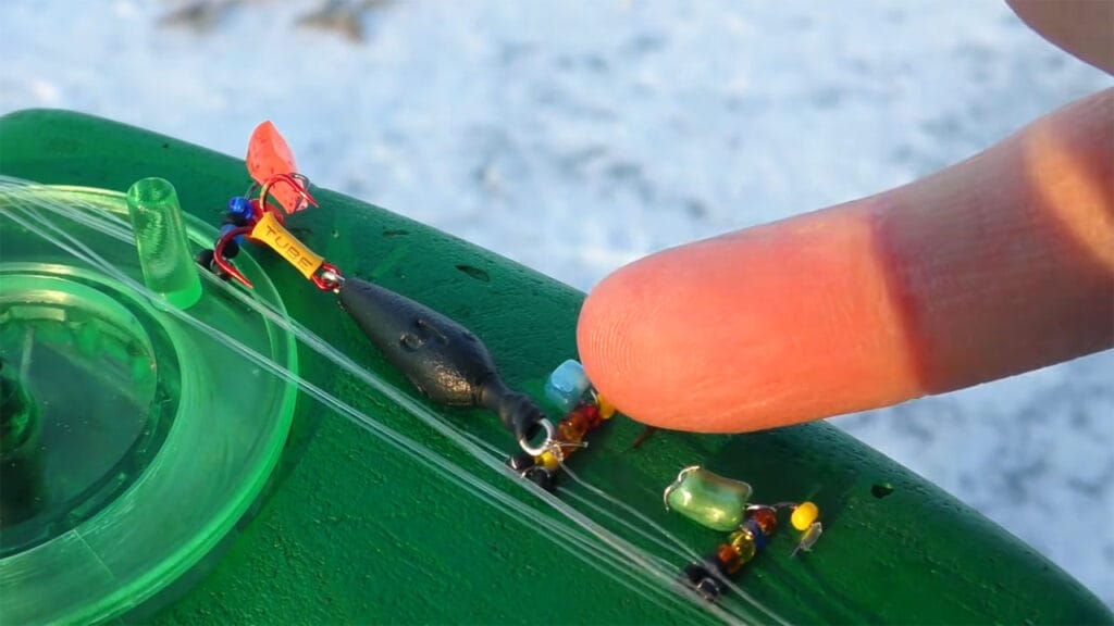 Снасть "гірлянда" з 5-6 гачками та штучними підсадками