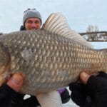 На льду Днепра задержали браконьеров с рекордным уловом — 420 кг рыбы