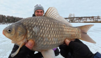 Зимний карась 2026: килограммовые "лапти", резкая смена тактики и рабочие мормышки