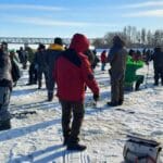 Окунь весь в пиявках и не клюет на балансир: в чем причина?