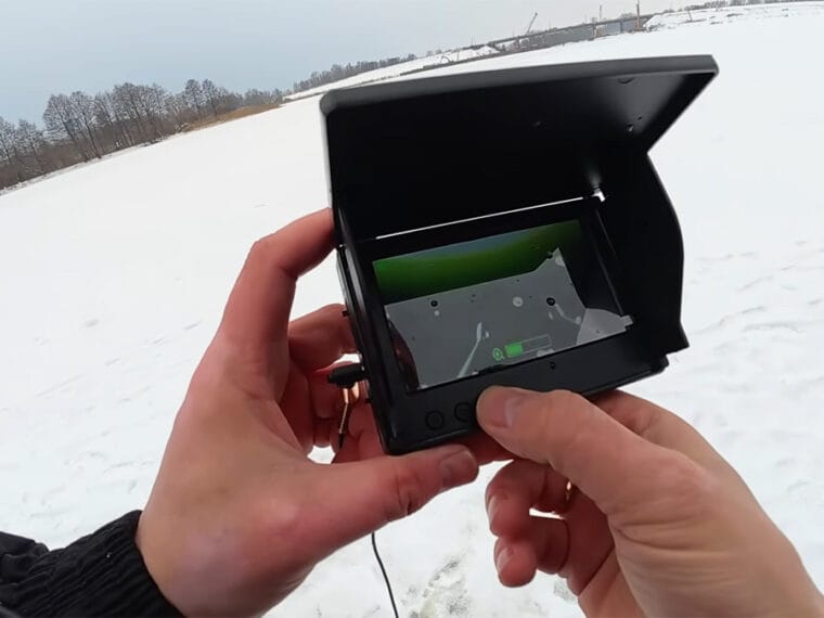 Підводна камера на льоду часто марна: коли ехолот дає більше інформації