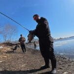 Крупный окунь перестал клевать как раньше: ученые нашли причину