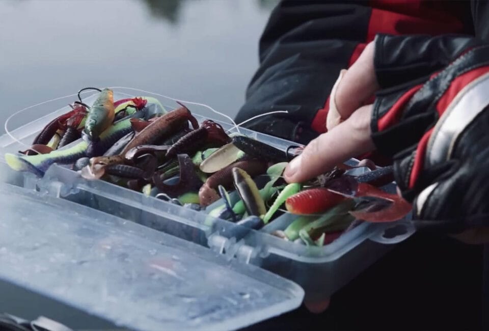 Почему силиконовые приманки слипаются в коробке и теряют форму: простой способ спасает приманки