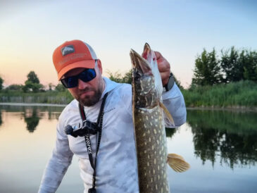 Забудьте про Simms: український лайфхак для риболовлі у +40°C, який реально працює