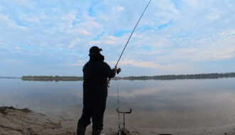 Котушки для фідера на Дніпрі: які реально тягнуть 100 г годівниці