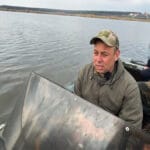 Чтобы не почернел и не окуклился: 5 проверенных способов хранить опарыша и червя в домашних условиях до месяца