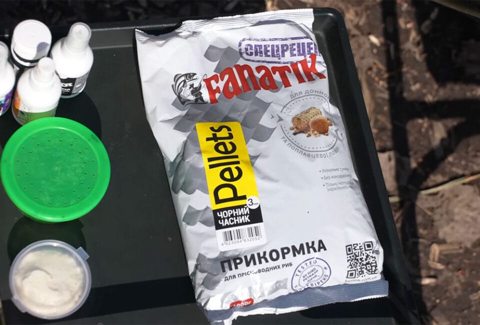 Пеллетс Fanatik Черный Чеснок: обзор, как работает по карасю весной