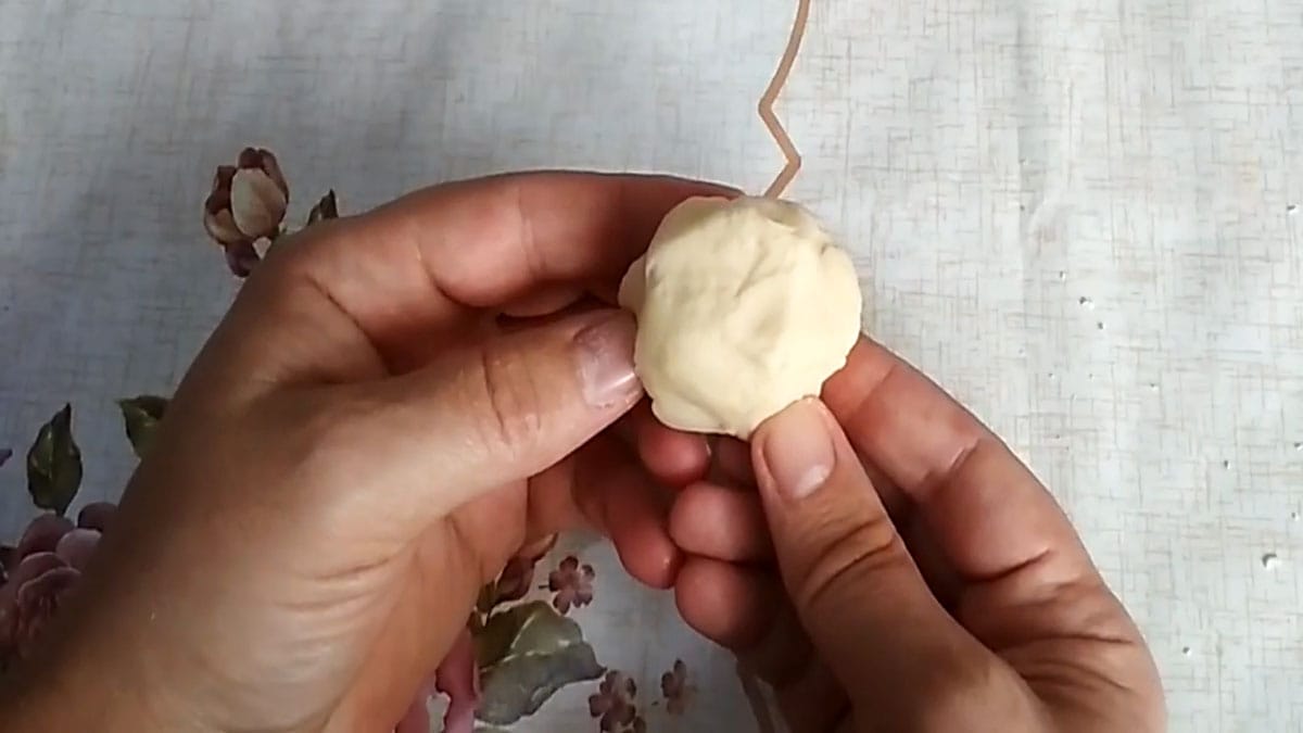 Сырно-картофельное тесто с чесноком: лучшая насадка для ловли линя летом