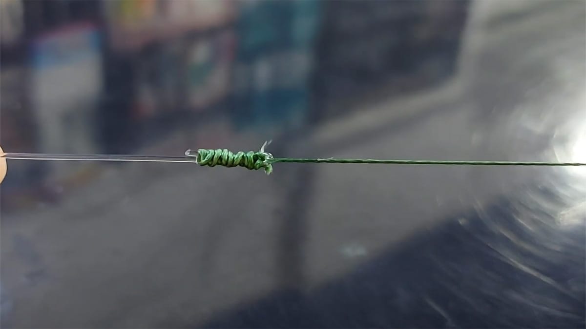 Как быстро связать плетенку и флюорокарбон: простой и прочный узел